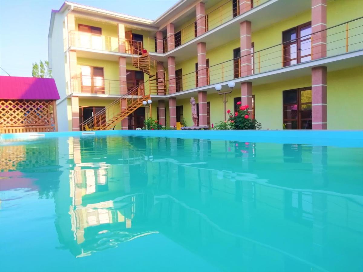 Solnechnaia Dacha Aparthotel Zatoka Exterior foto