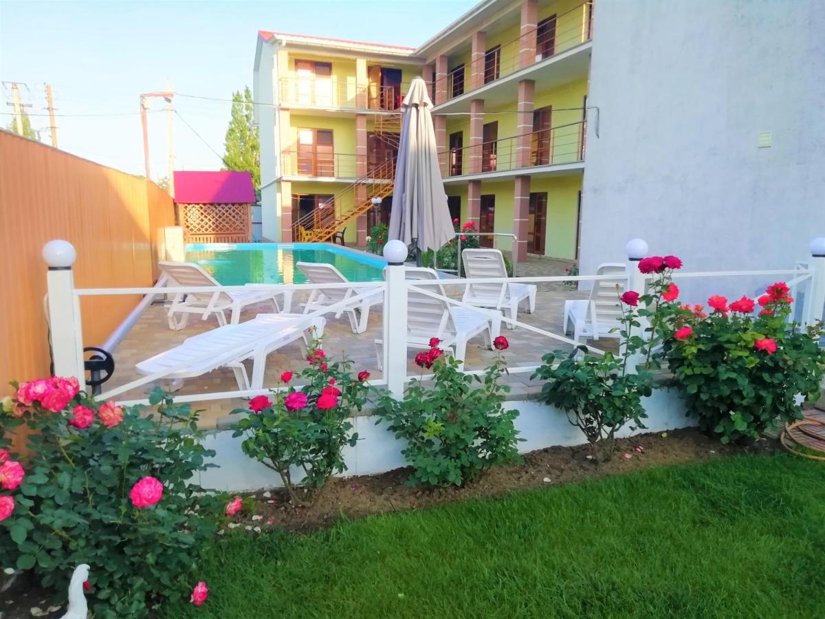 Solnechnaia Dacha Aparthotel Zatoka Exterior foto