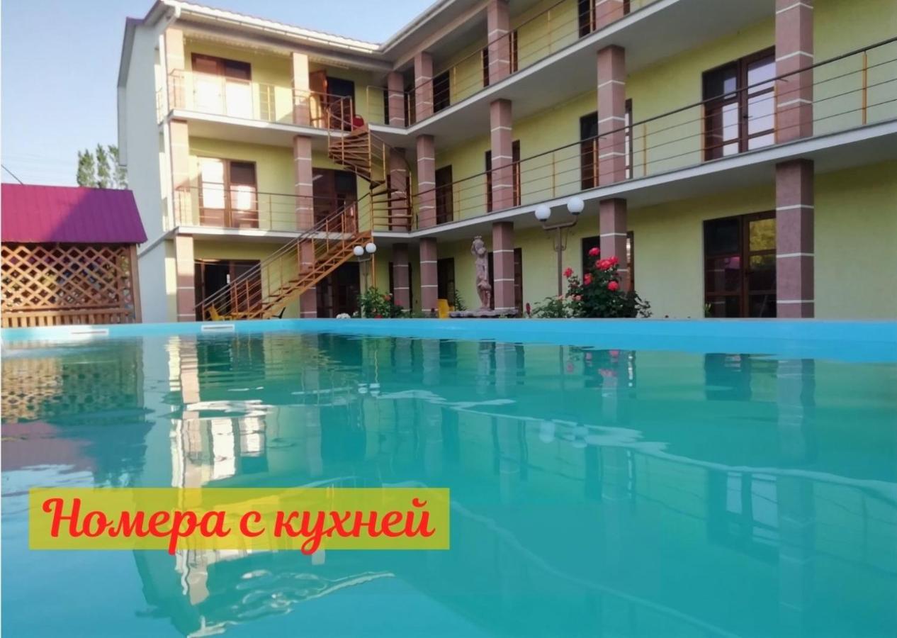 Solnechnaia Dacha Aparthotel Zatoka Exterior foto