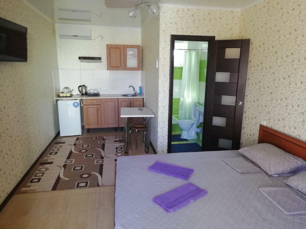 Solnechnaia Dacha Aparthotel Zatoka Habitación foto